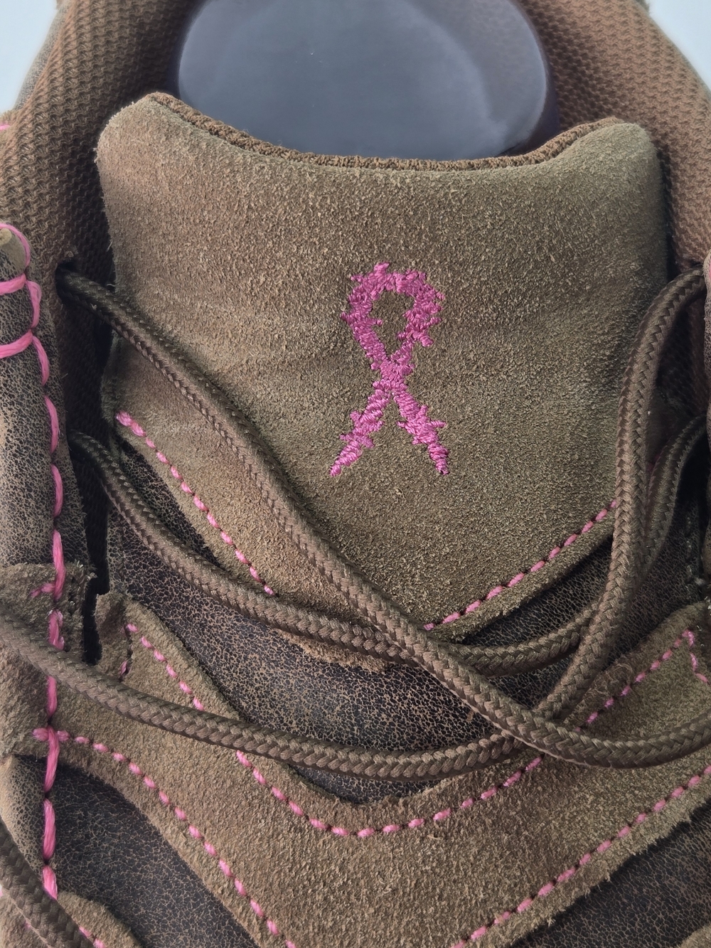 Twisted X Chukka Driving Moc Brown Suede Ankle Boots Pink Accents Women's Size 9 - Picture 11 of 13